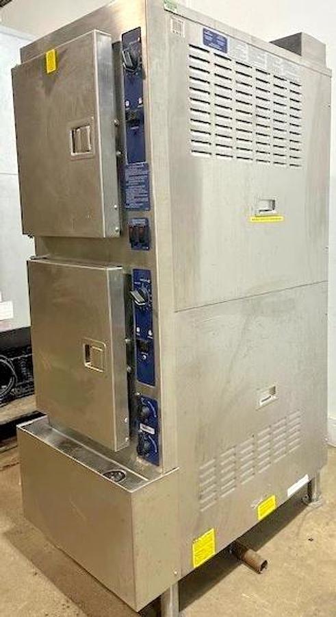 Used CLEVELAND 24CGA10.2" H.D COMMERCIAL STEAMCRAFT 10 PANS NATURAL GAS STEAMER