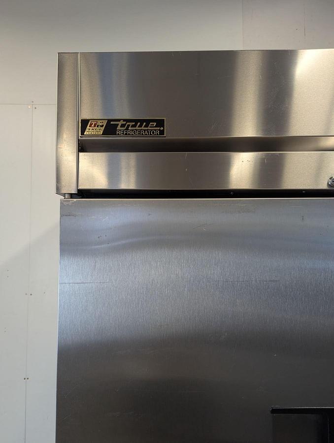 Used True TG2R-2S 51" Double Door Stainless Cooler