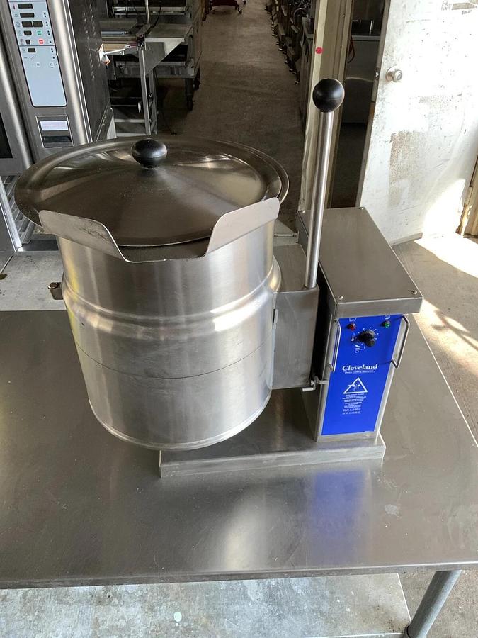 Used Cleveland KET-6-T 6 Gal Steam Soup Fudge Tilt Kettle 2/3 Jacketed 208volts 3ph