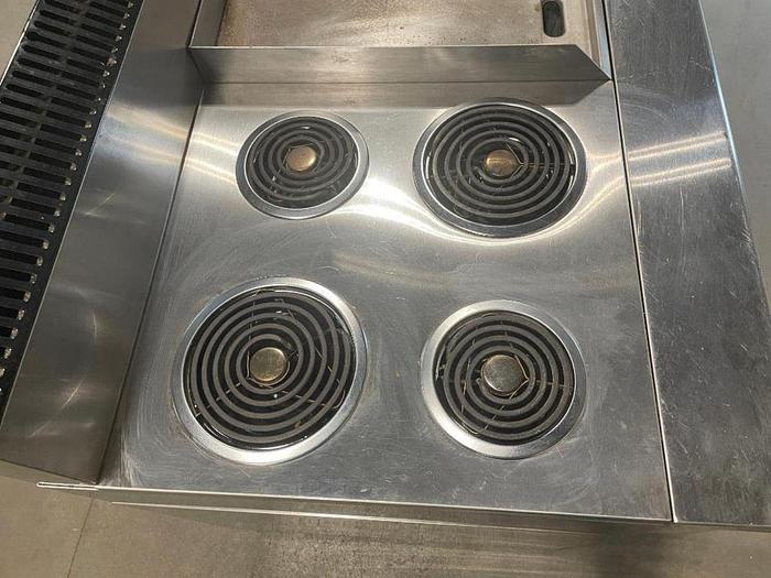 Refurbished Lot 126 GARLAND S686-12R ELECTRIC 4-BURNER RANGE WITH 12" GRIDDLE AND OVEN