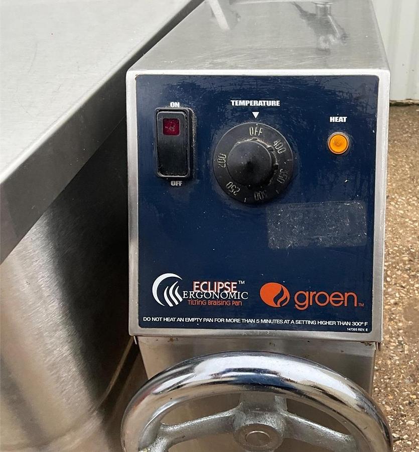 Used Groen 40 gallon electric tilt skillet