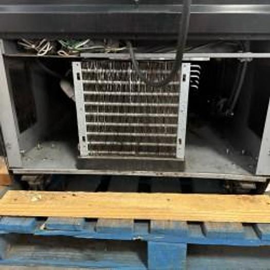 Refurbished Structural Concepts Open Merchandiser With Display Top COU2757R