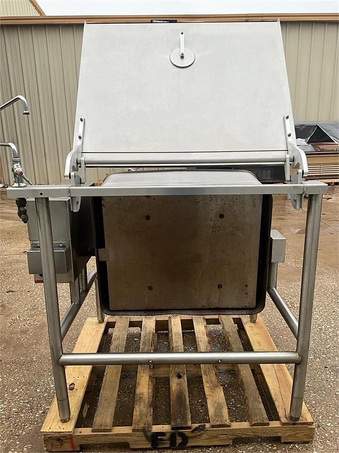 Used Groen 40 gallon electric tilt skillet