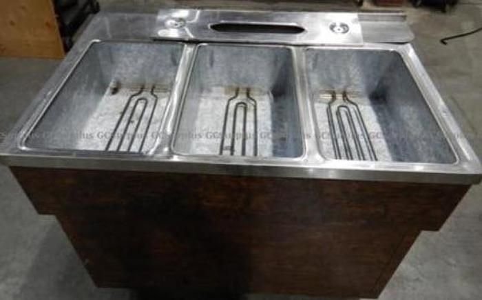 Used QUEST 3 WELL HOT FOOD TABLE