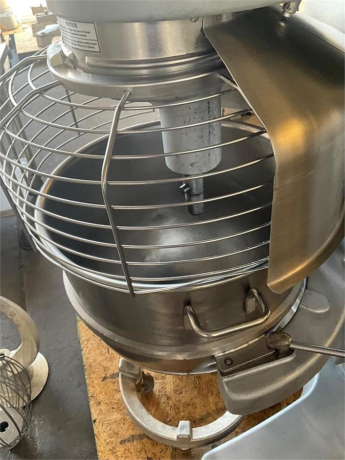 Used Hobart M802 80qt dough mixer
