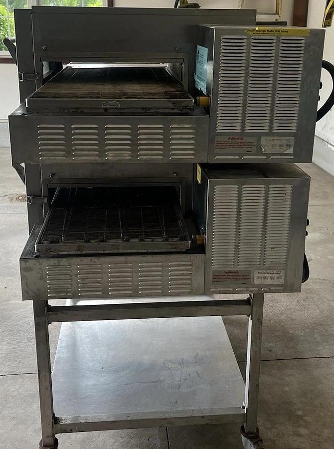 Used LINCOLN IMPINGER ELECTRIC COUNTERTOP PIZZA CONVEYOR OVEN MODEL 1162
