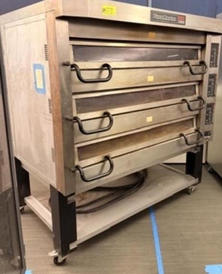Used PIZZA MASTER TRIPLE DECK PIZZA OVEN