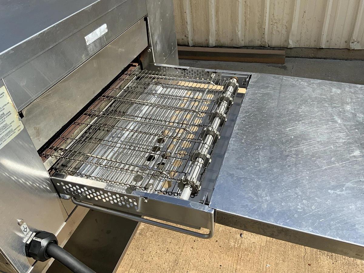 Used 2019 Middleby Marshall CTX DZ33I Infrared Radiant conveyor pizza oven melt