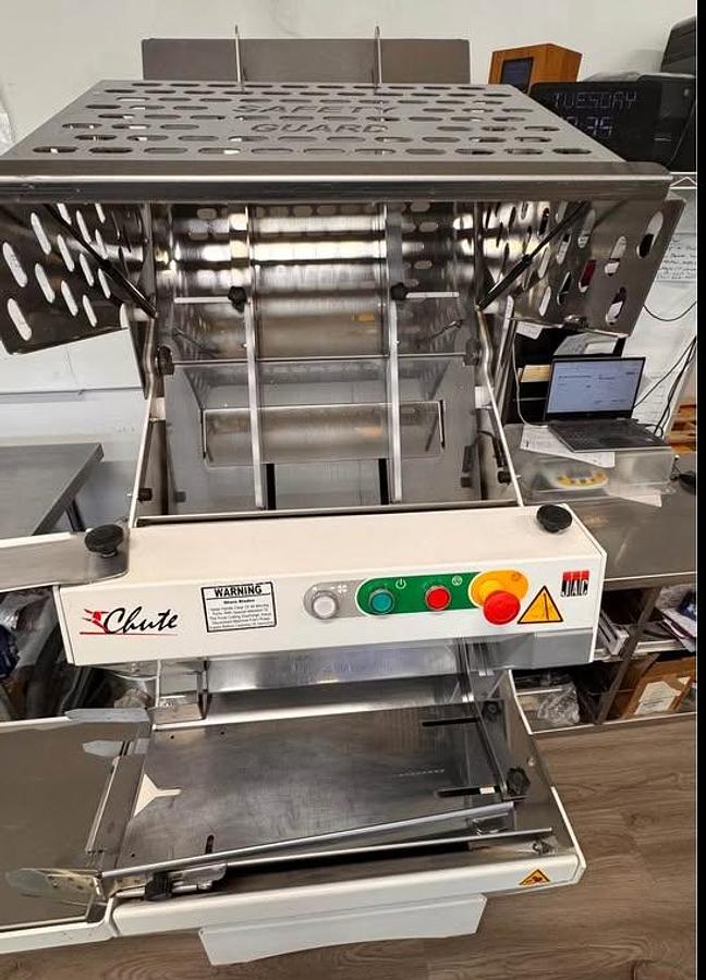 Used JAC Machines Chute 450 ETL Commercial Bread Slicer – Gravity‑Fed Loaf Slicer