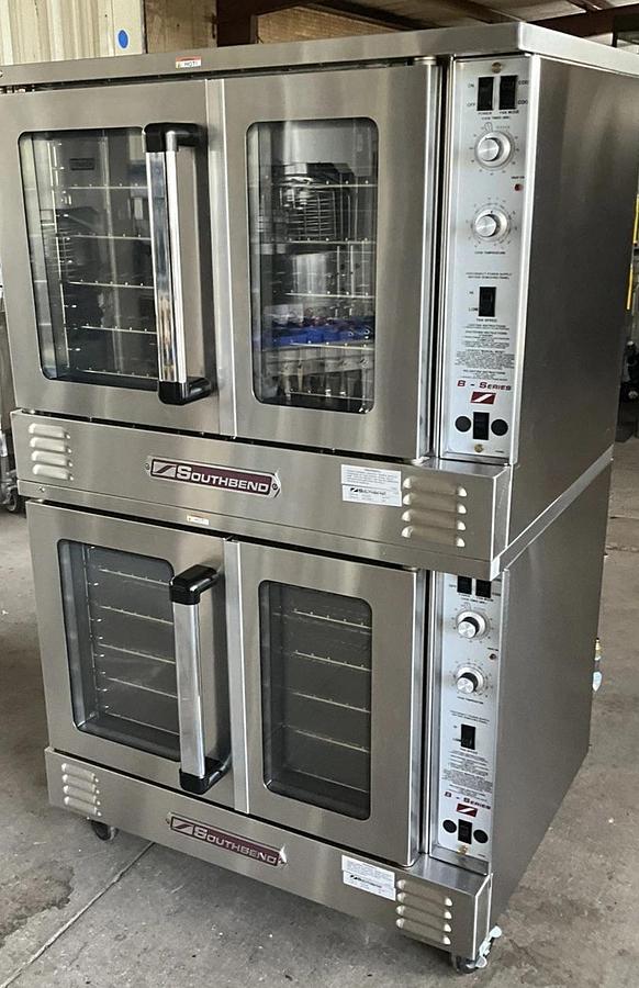 Used 2022 Southbend gas double stack convection oven BGS/23SC Double Deck Energy Star