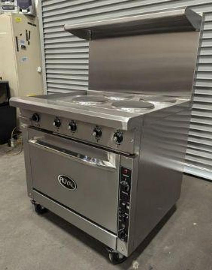 Used NEW ROYAL SINLGE 36" FOUR BURNER 12" GRIDDLE COMBO CONVECTION RANGE - price has been slashed