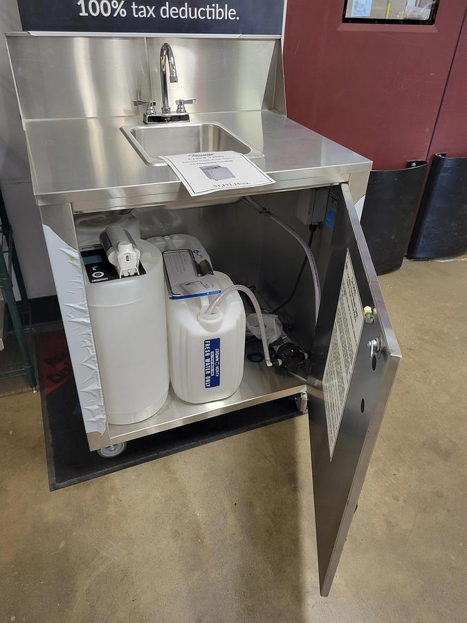 Used Crown Verity CV-PHS-1 Portable Sink-WARRANTY