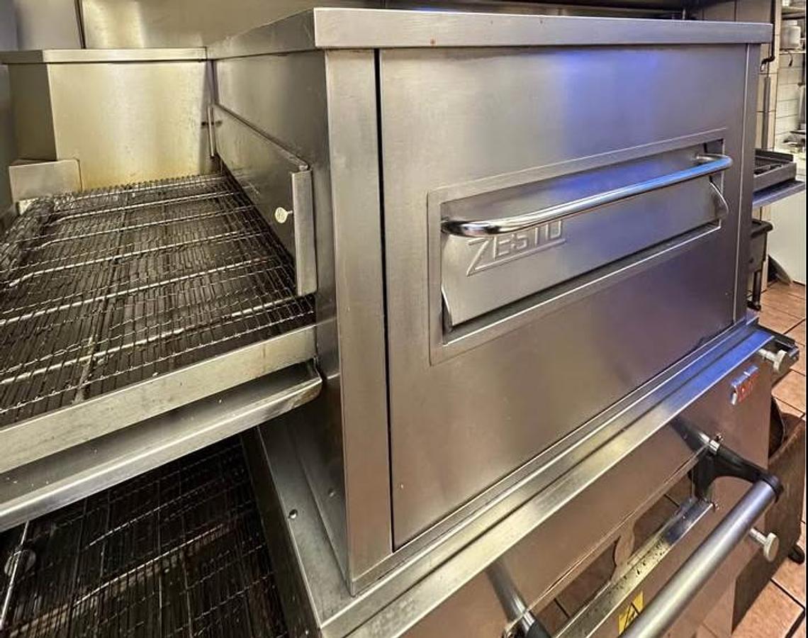 Used Zesto conveyor Pizza Oven