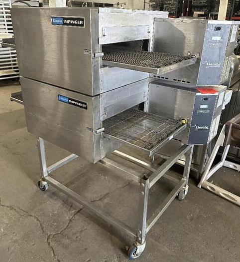 Refurbished LINCOLN DOUBLE STACK ELECTRIC PIZZA OVEN. MODEL: LINCOLN 1132-000-A 