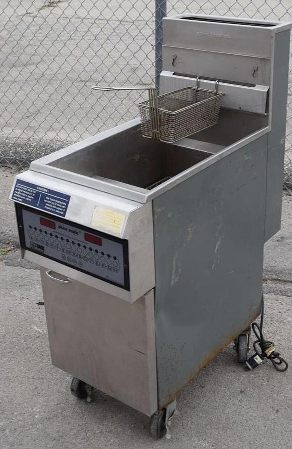 Used Pitco Matic Frialator 14 Commercial Restaurant fryer Gas Fired Deep Fat Food - NEAR NEW CONDITION
