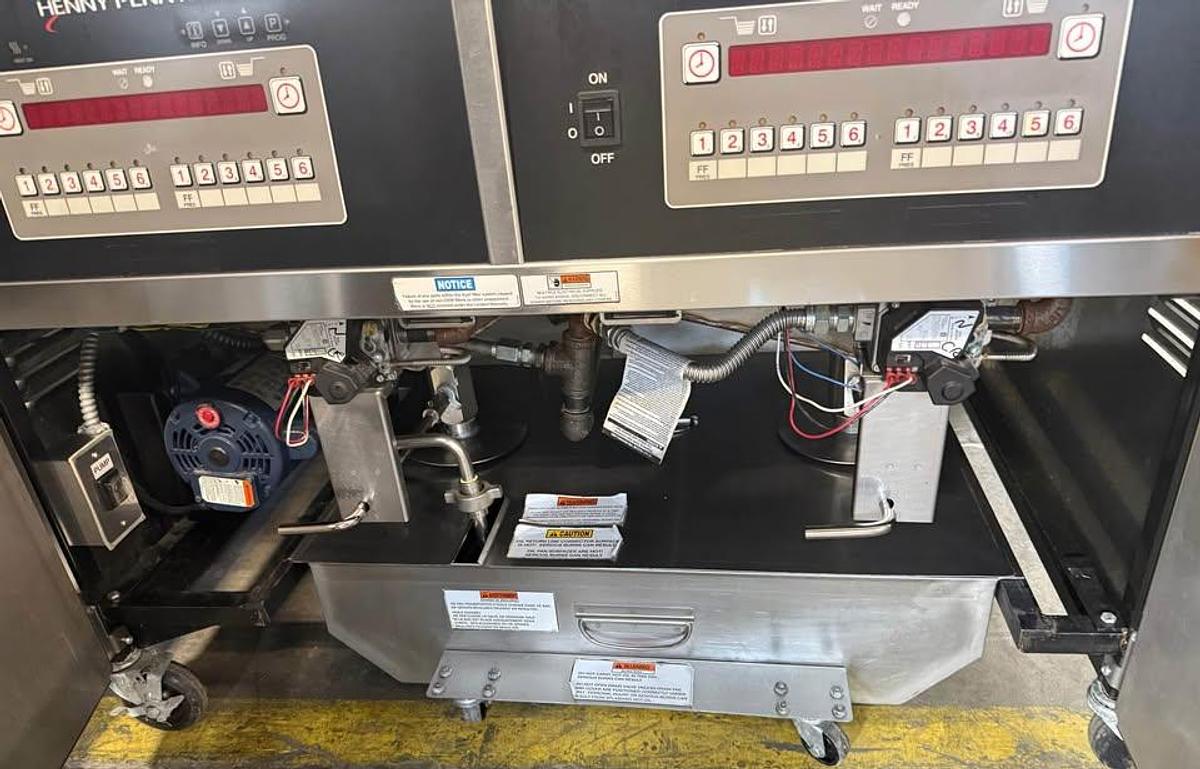 Used Henny Penny OFG-342 2 well open fryer natural gas
