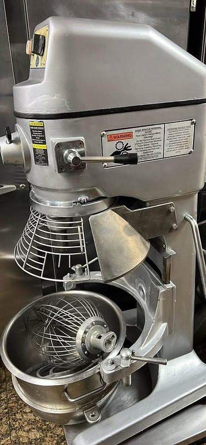 Used Globe dough mixer 30 qt