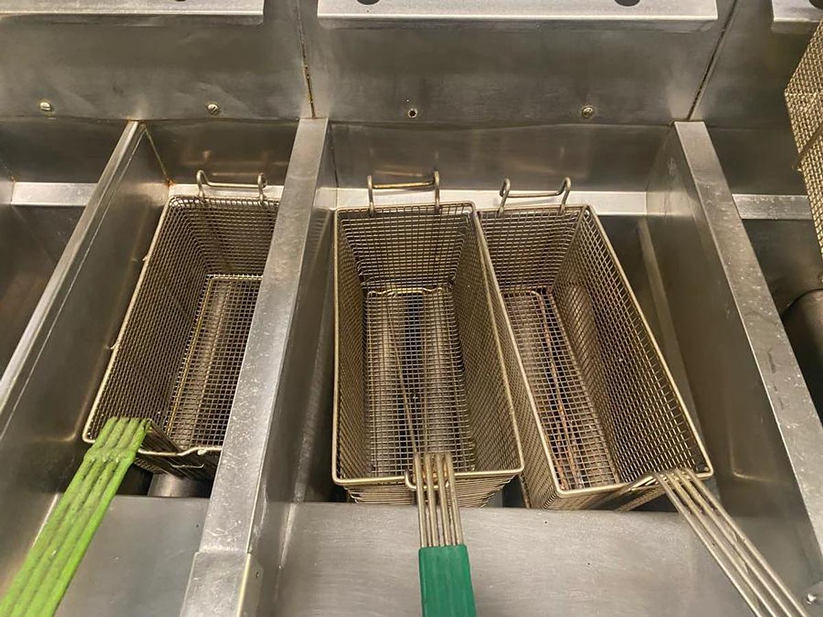 Used Pitco M62 Four Compartment Natural Gas Fryer with Filtration