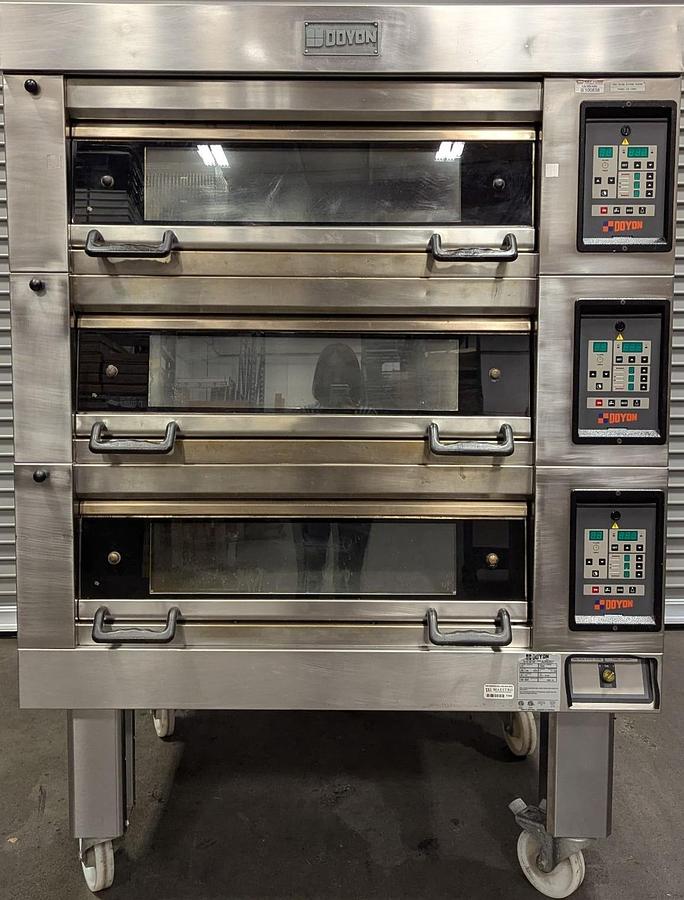 Used Doyon 2T3 Triple Deck Artisan Stone Electric Deck Oven