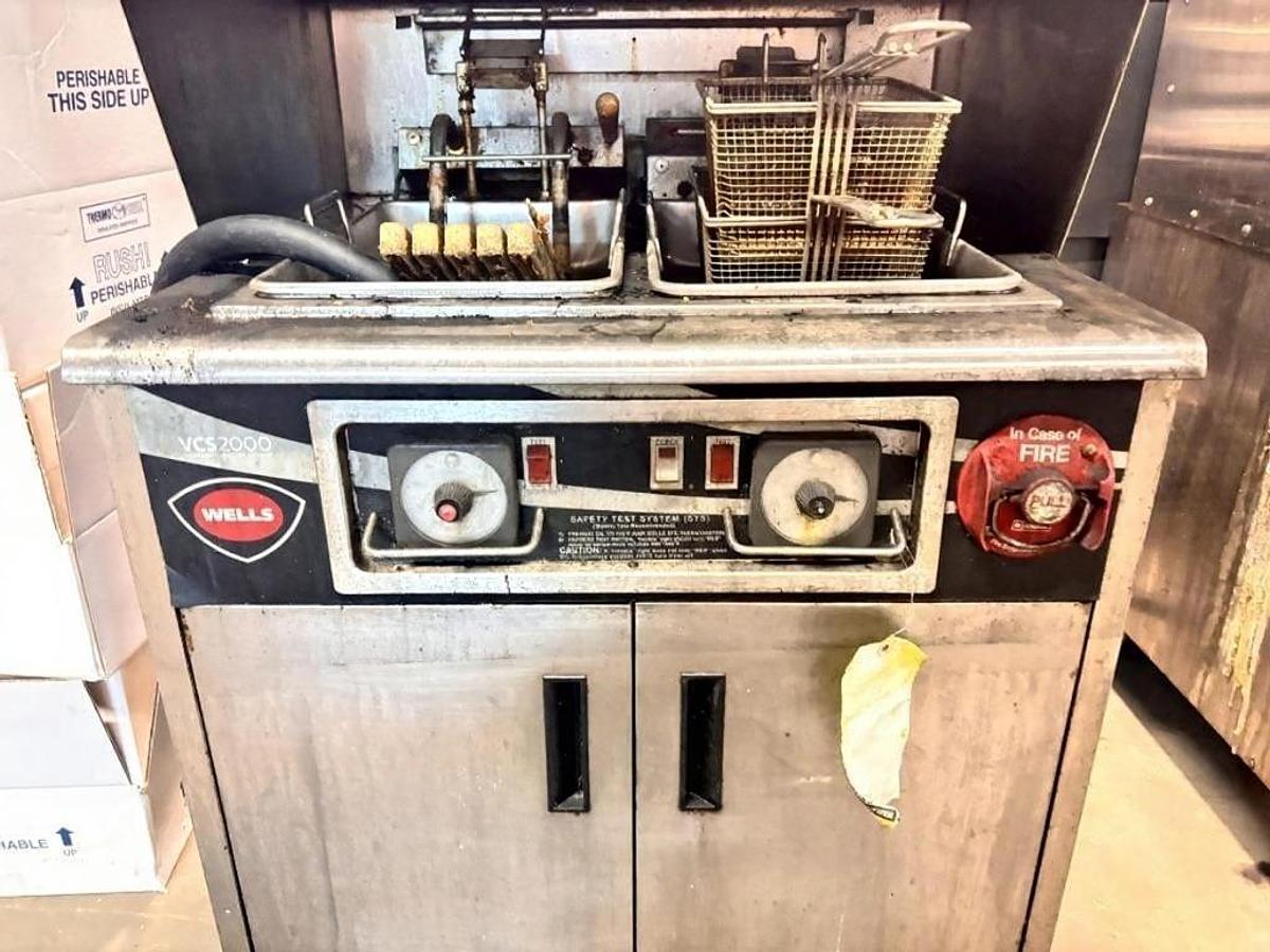 Used WELLS VENTLESS FRYER - SELF CONTAINED