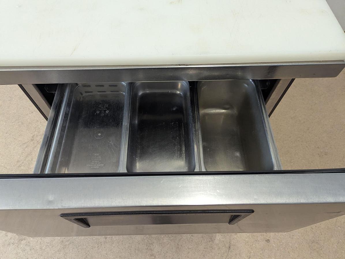 Used True TSSU-27-08D-2 28" Refrigerated Sandwich/Salad Prep Table W/Drawers