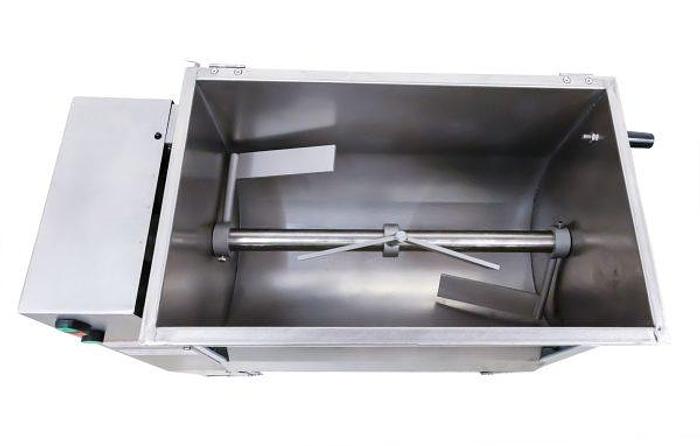 Medium-Duty Meat Mixer with 110lb / 50kg Capacity
