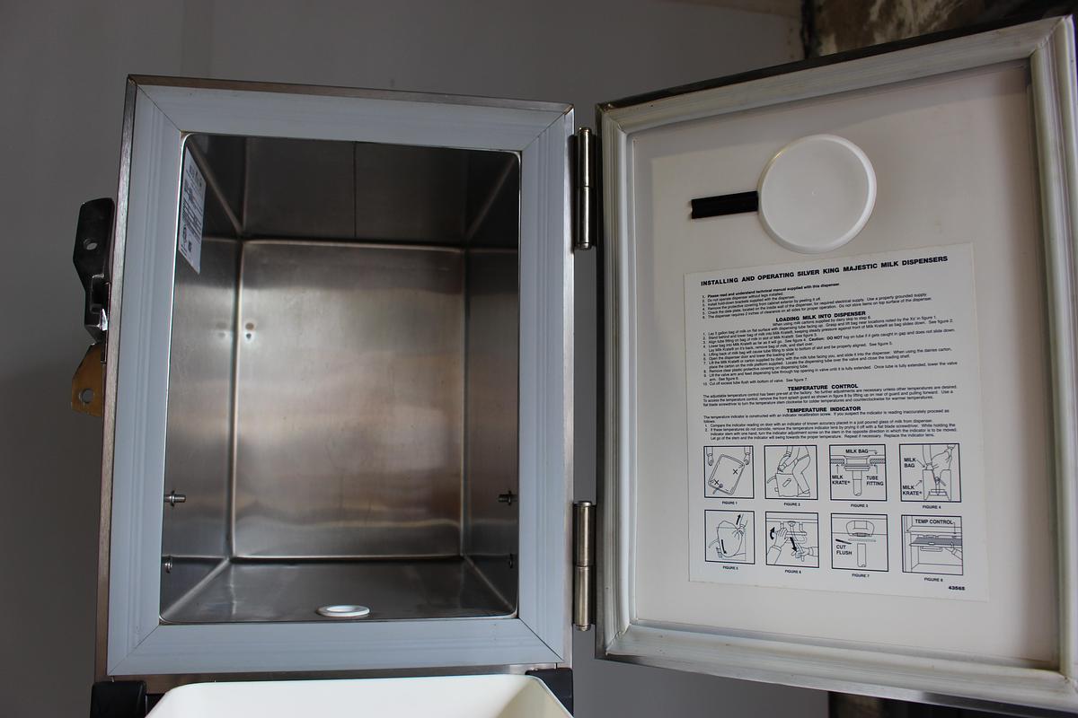 Used Silver King SK5MAJ Low Profile Majestic Milk Dispenser - Used Great Condition - 115V