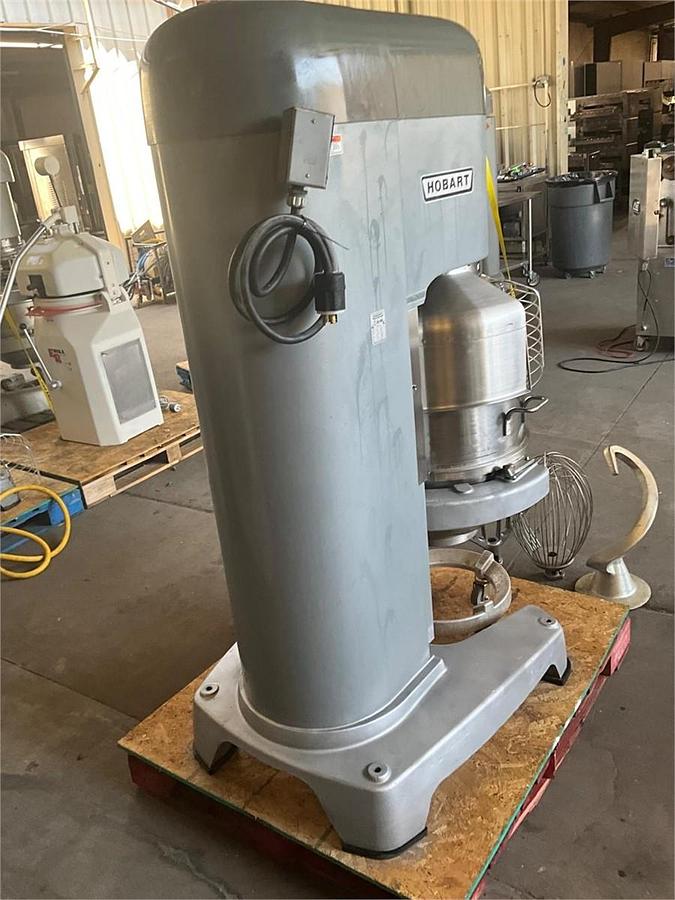Used Hobart M802 80qt dough mixer