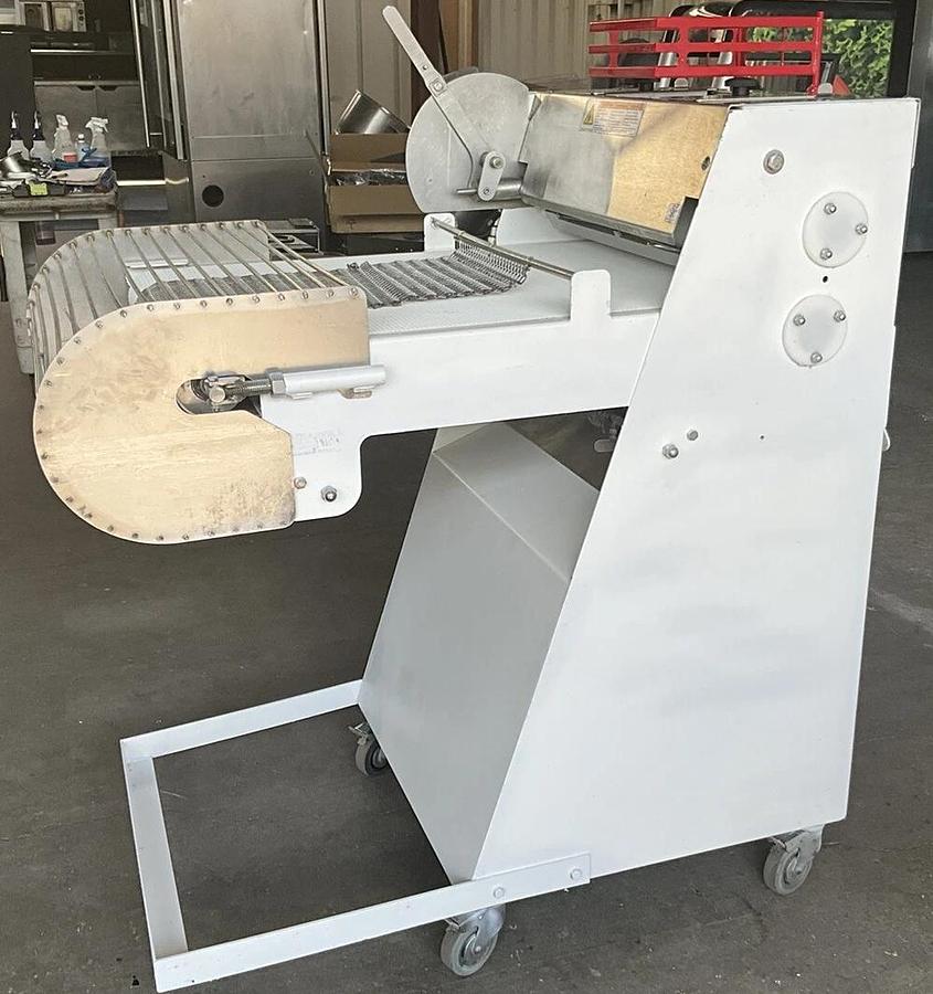 Used 2018 Bloemhof 860L Dough Sheeter Moulder French bread bakery Bolillo Petit Pain