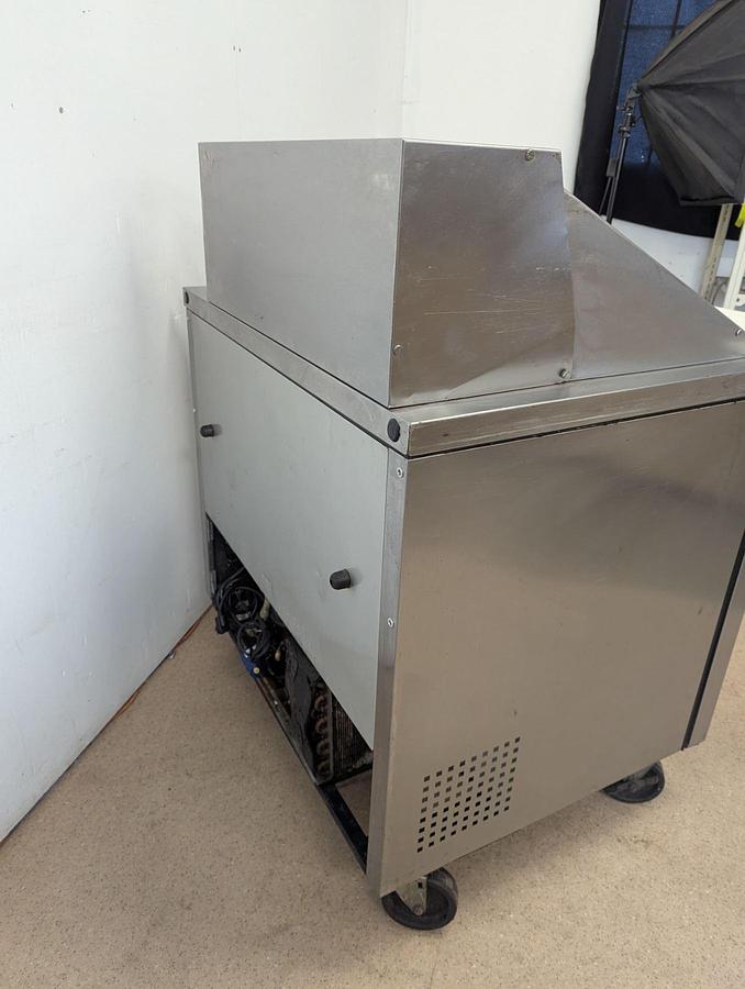 Used True TSSU-36-12MB 36" Refrigerated Sandwich/Salad Prep Table