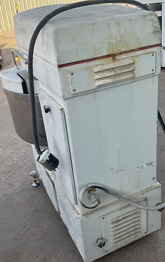 Used Lucks 80/100qt spiral dough mixer