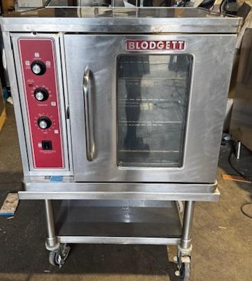 Refurbished Blodgett CTB Premium Series Double Deck Half Size Electric Convection Oven.
