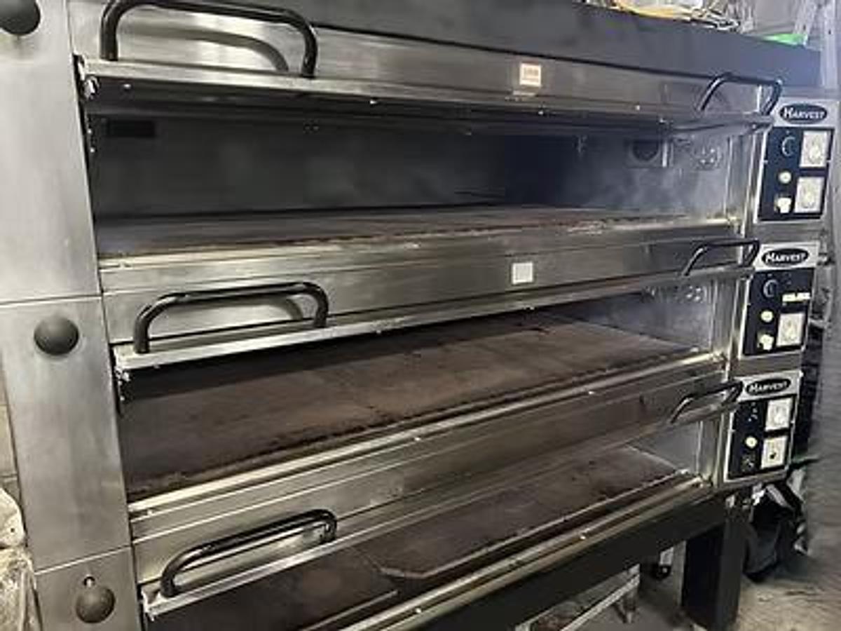Used Harvest 3 Deck oven