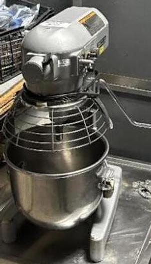 Refurbished HOBART 20 QT MIXER W/  BOWL AND ATTACHMENTS -  HOBART 2012-C