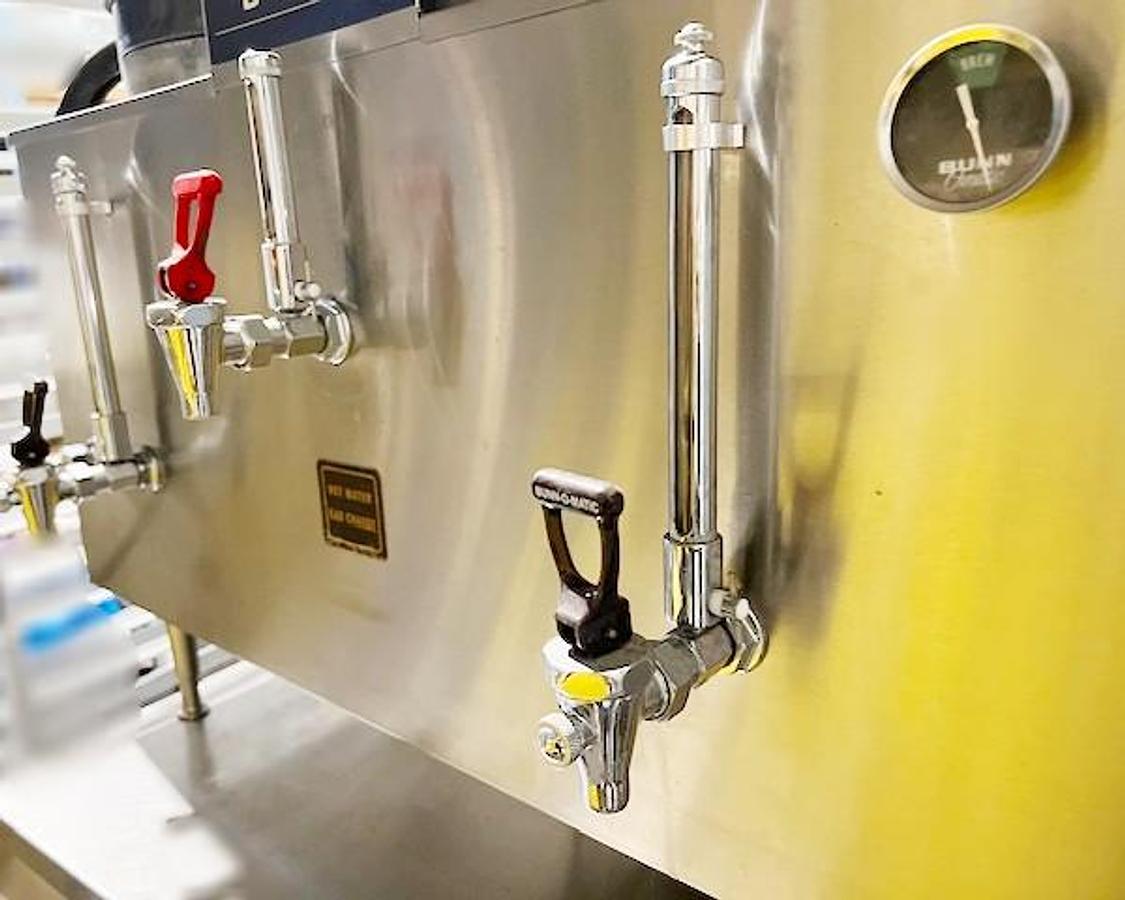 Refurbished Bunn coffee dispenser with hot water