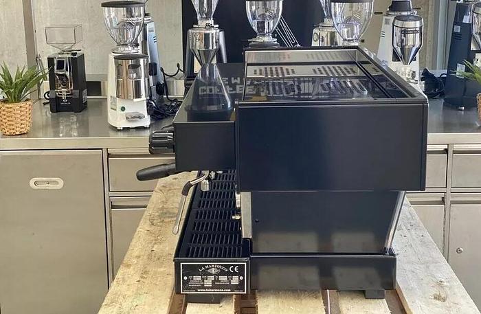Refurbished LA MARZOCCO LINEA CLASSIC AV 3 GROUP ESPRESSO COFFEE MACHINE CAFE - SATIN BLACK
