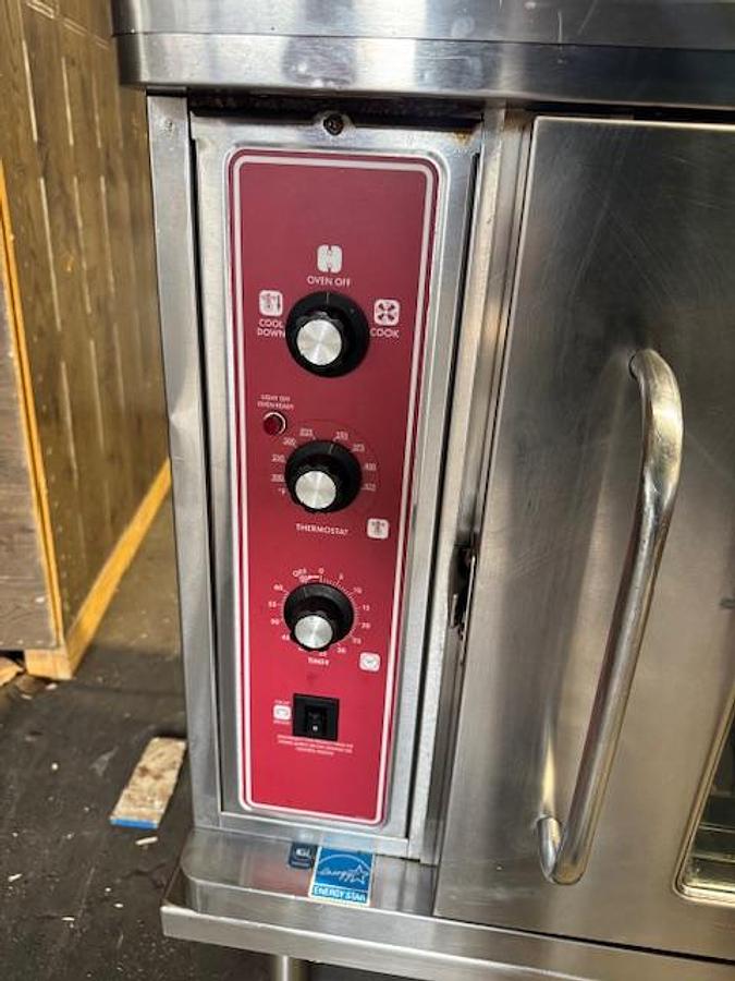 Refurbished Blodgett CTB Premium Series Double Deck Half Size Electric Convection Oven.