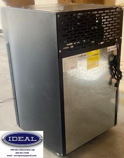 Counter top impulse glass door merchandizer