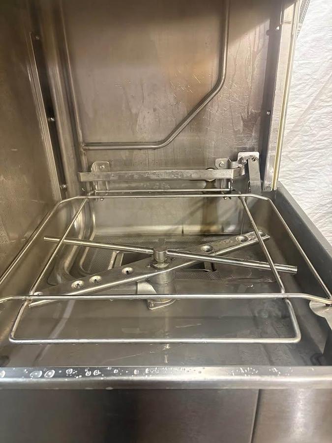 Used Hobart AM15 Dishwasher