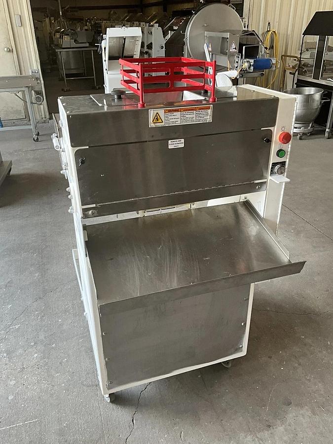 Used 2018 Bloemhof 860L Dough Sheeter Moulder French bread bakery Bolillo Petit Pain