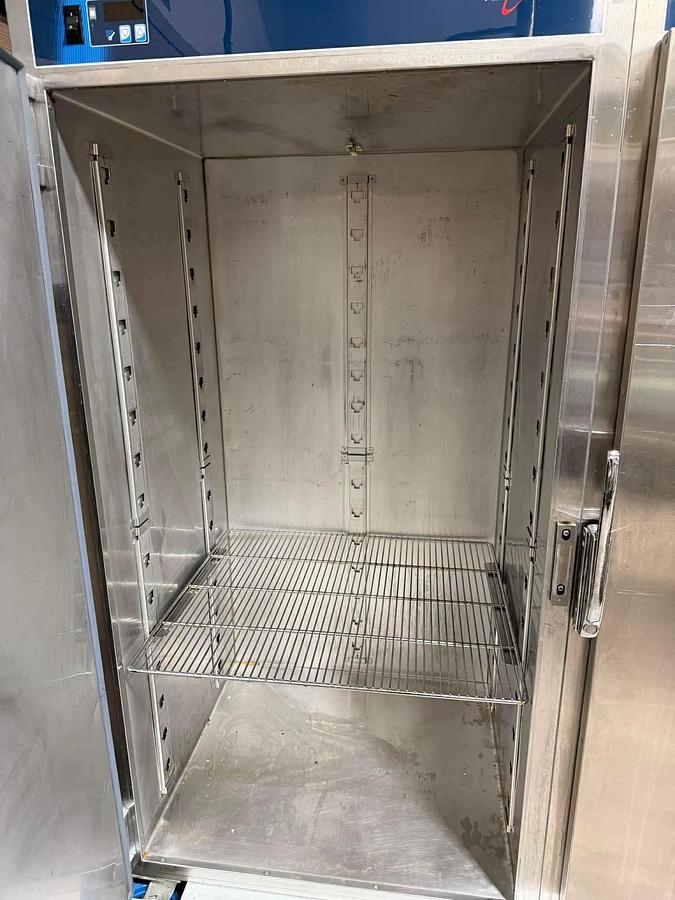 Used Alto Shaam Double Door Food Warming Cabinet - mobile