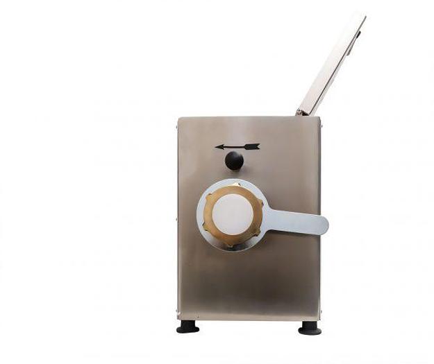 Trento 3.74 lb (1.7 kg) Countertop Pasta Machine, 0.5 HP, 110 V