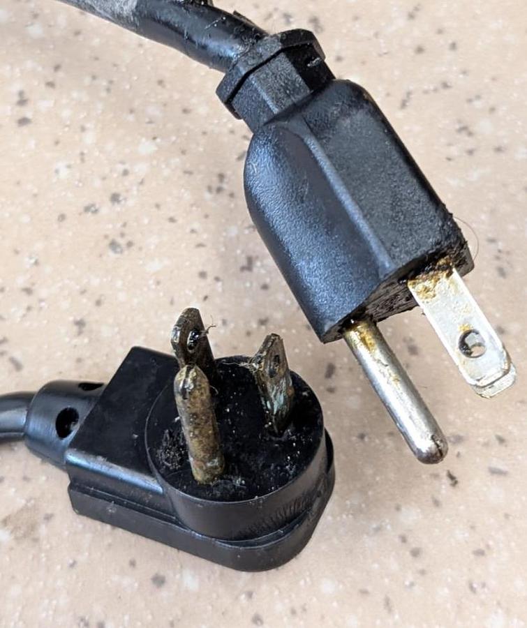 Used Pitco SG14 JS Dual Fryer With Filtration System