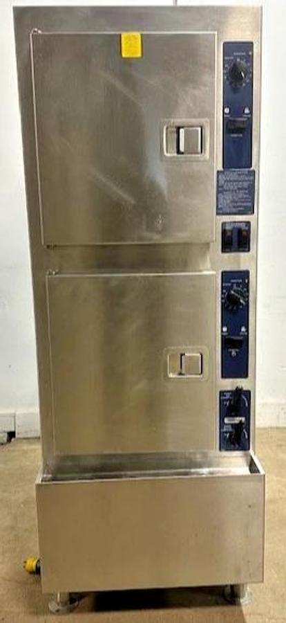 Used CLEVELAND 24CGA10.2" H.D COMMERCIAL STEAMCRAFT 10 PANS NATURAL GAS STEAMER