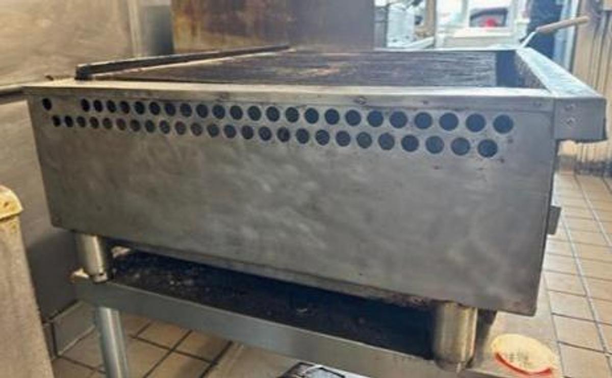 Used Bakers Pride Dante Series XX-6 Countertop Gas Charbroiler