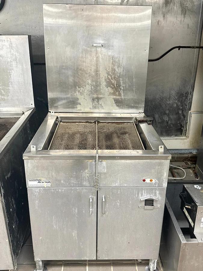 Used Belshaw Adamatic natural gas Donut Fryer with grease removing and cleaning system