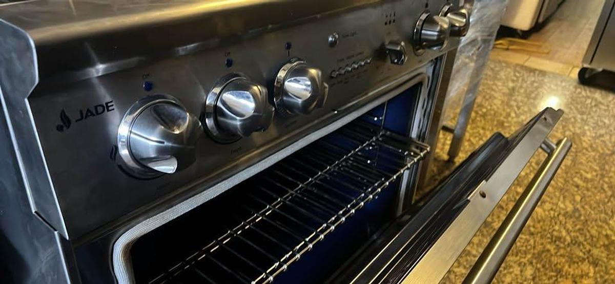 Used Jade Combinatin range - convection oven and griddle