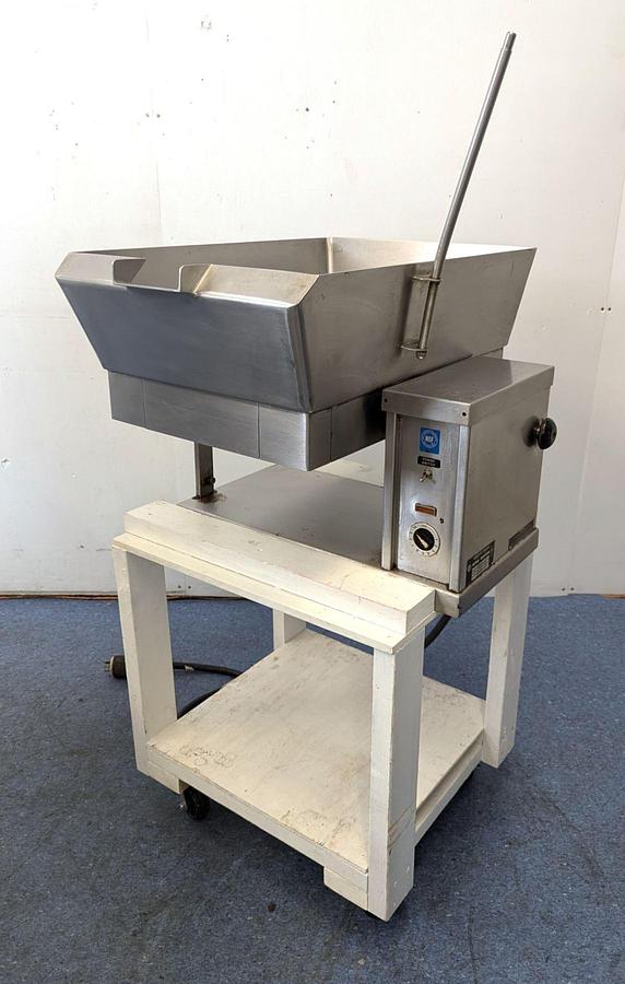 Used Bardeau 1200 Electric Tilting Skillet/Pan With Stand - UNIQUE SIZE