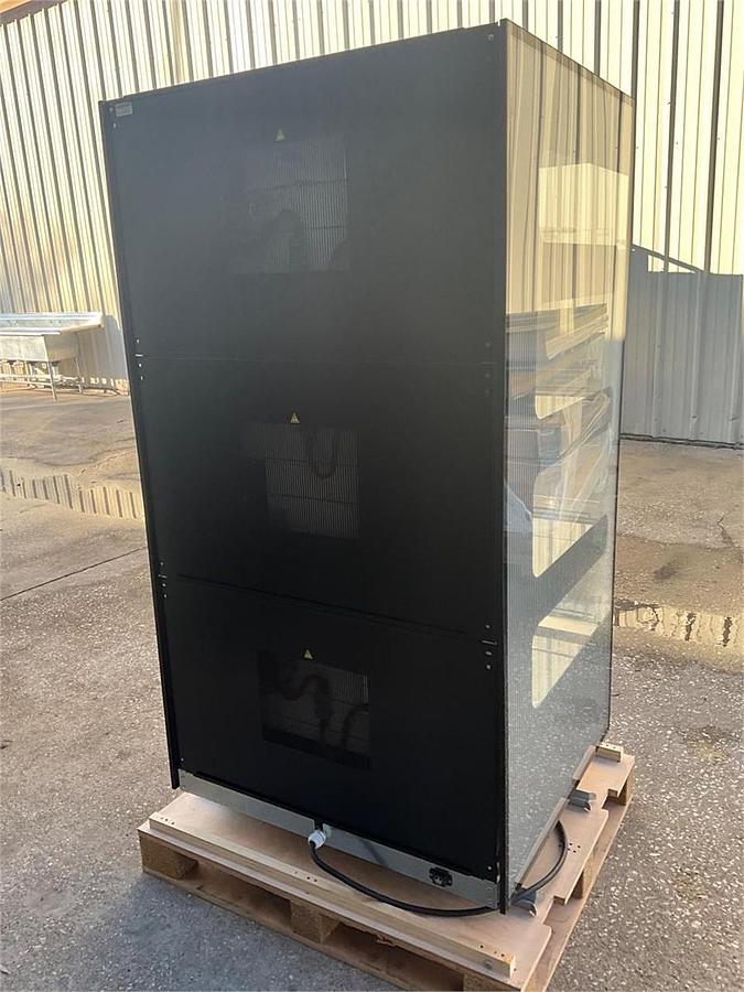 Used New Flexeserve Zone 4 heated display 1000 Square - 4 Available - BRAND NEW 
