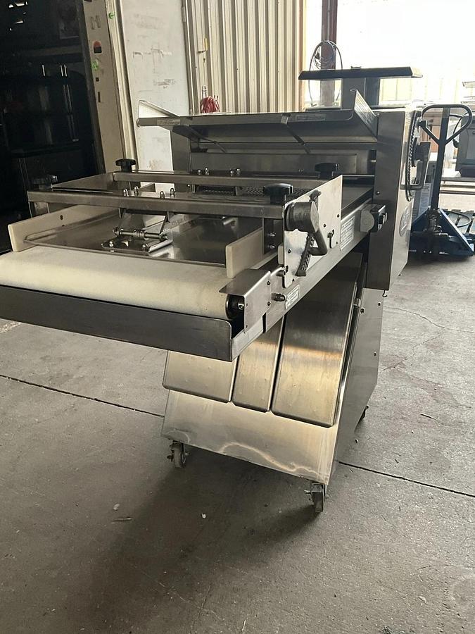 Used LVO dough sheeter roller moulder SM24 French bread bakery 6" 9" 12" 22" plate 